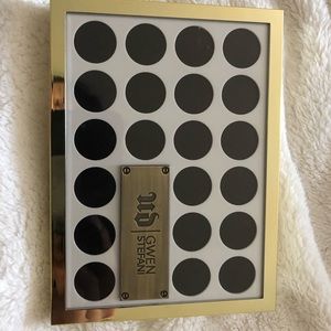 Gwen Stefani Urban Decay eyeshadow palette